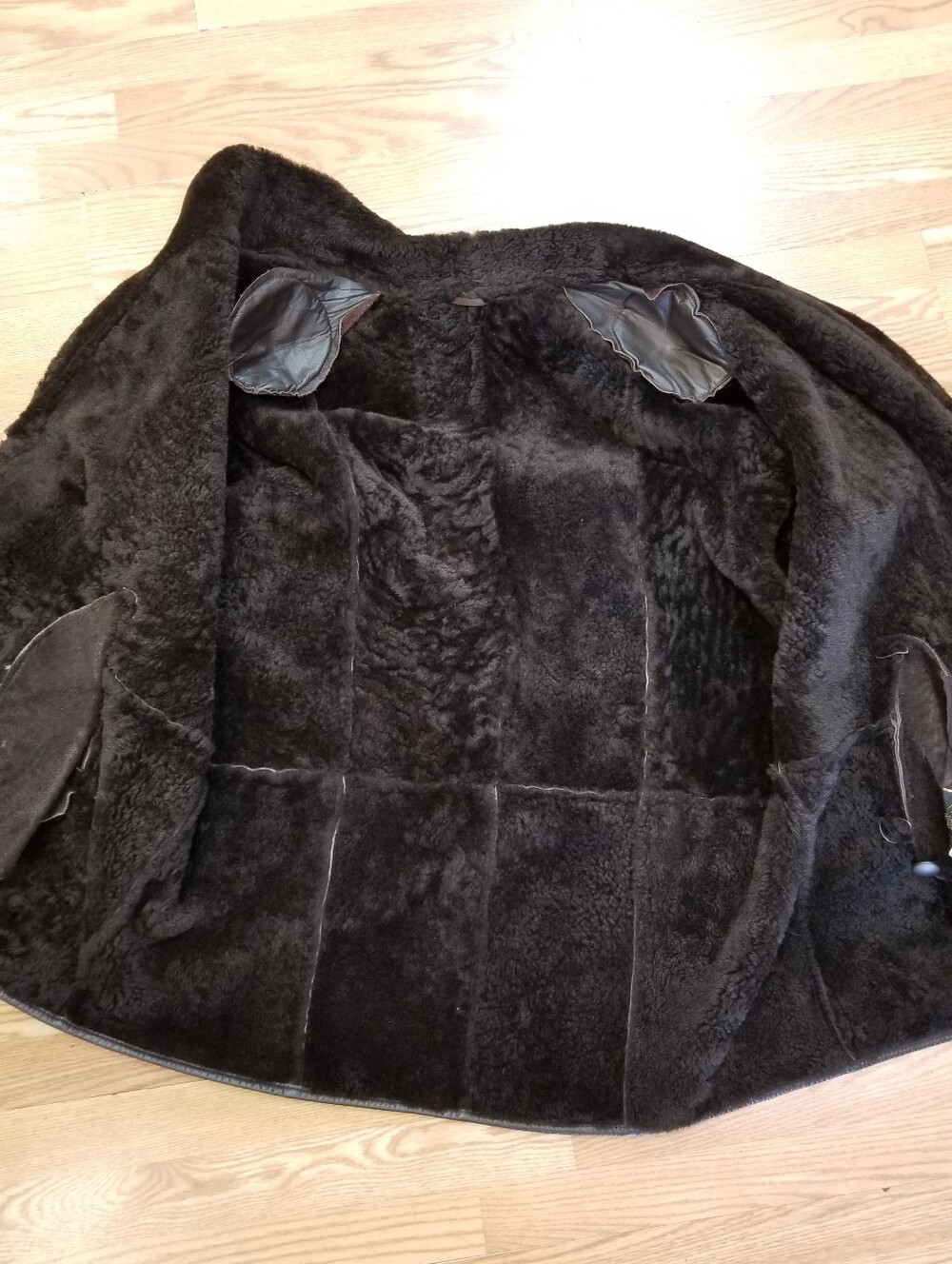 Men's Double-Breasted Shearling Coat - Brown - Picture 8 of 9